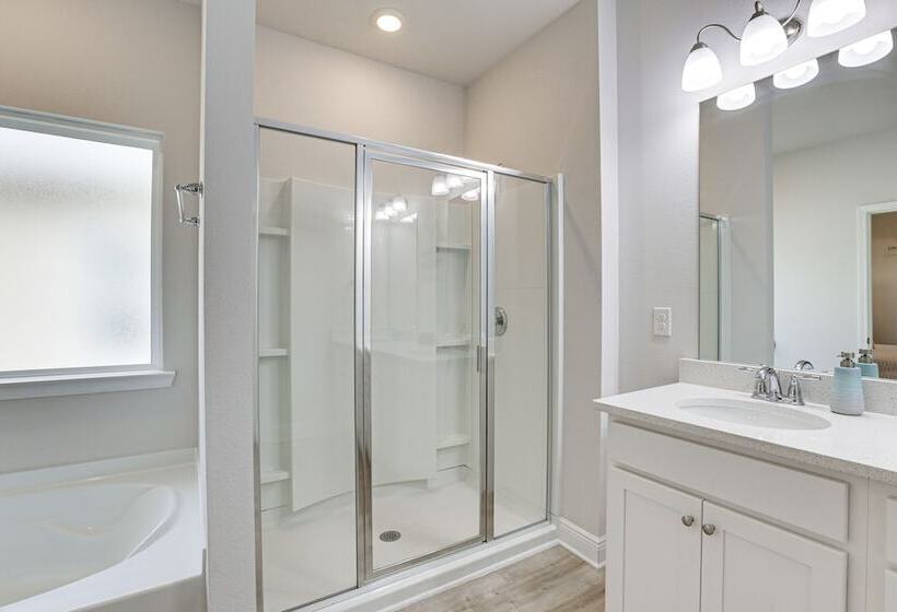 Port St Joe Home W/ 2 Shared Pools: Walk To Beach!