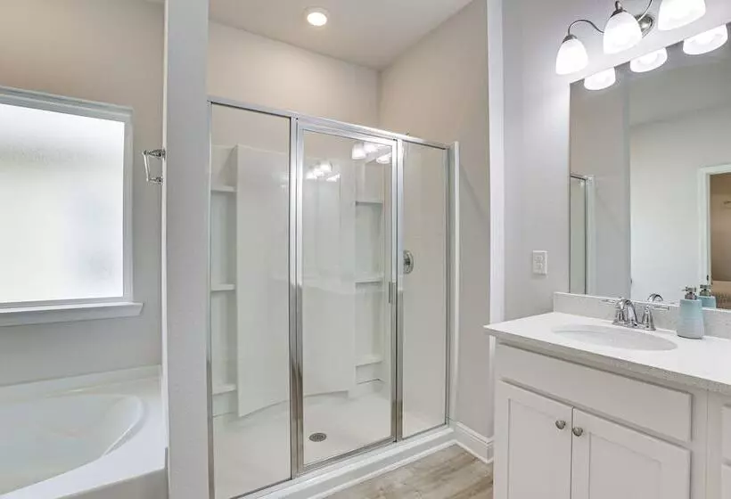 Port St Joe Home W/ 2 Shared Pools: Walk To Beach!