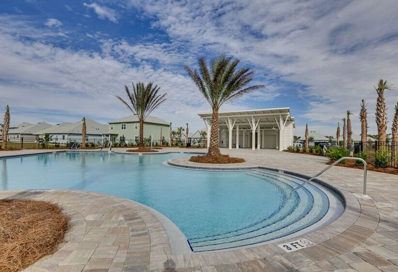 Port St Joe Home W/ 2 Shared Pools: Walk To Beach!