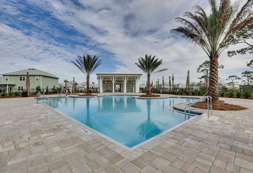 Port St Joe Home W/ 2 Shared Pools: Walk To Beach!