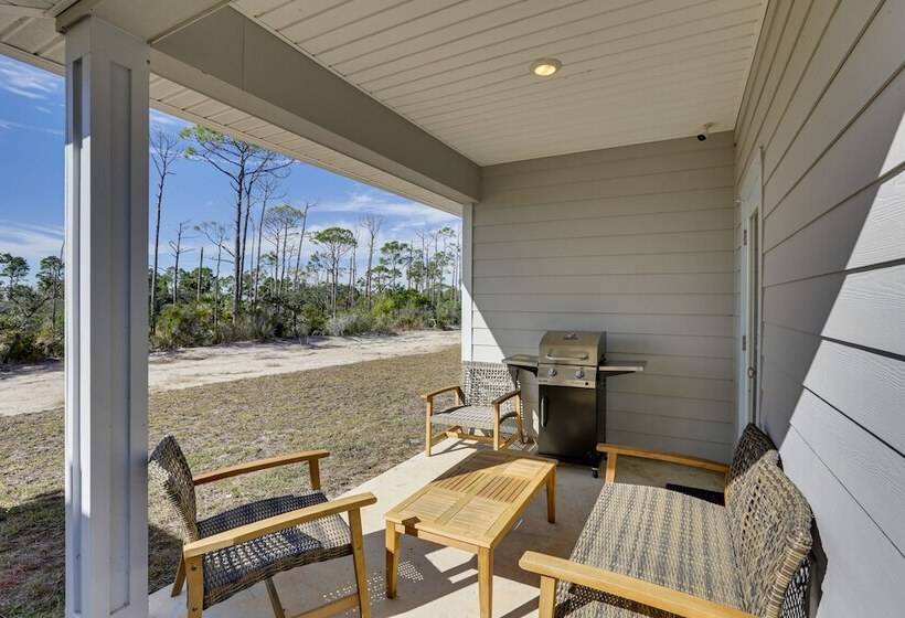 Port St Joe Home W/ 2 Shared Pools: Walk To Beach!