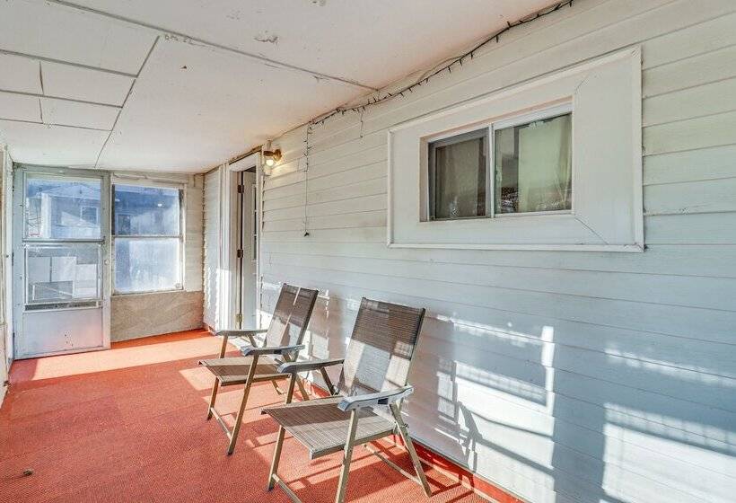 Quaint Tannersville Cottage ~ 2 Mi To Skiing!