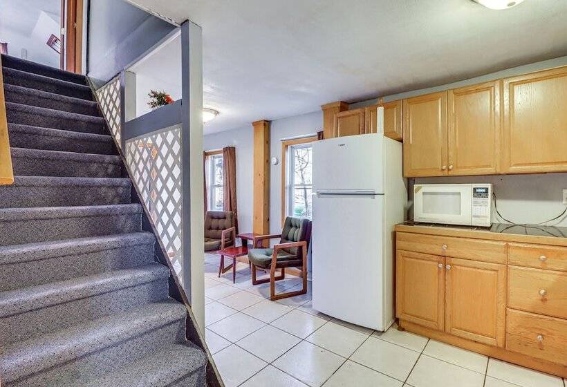 Quaint Tannersville Cottage ~ 2 Mi To Skiing!