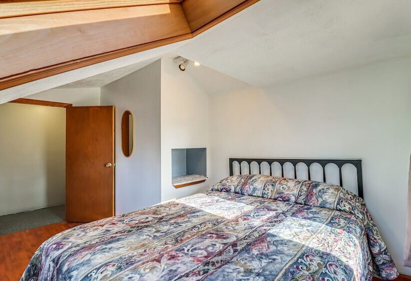 Quaint Tannersville Cottage ~ 2 Mi To Skiing!