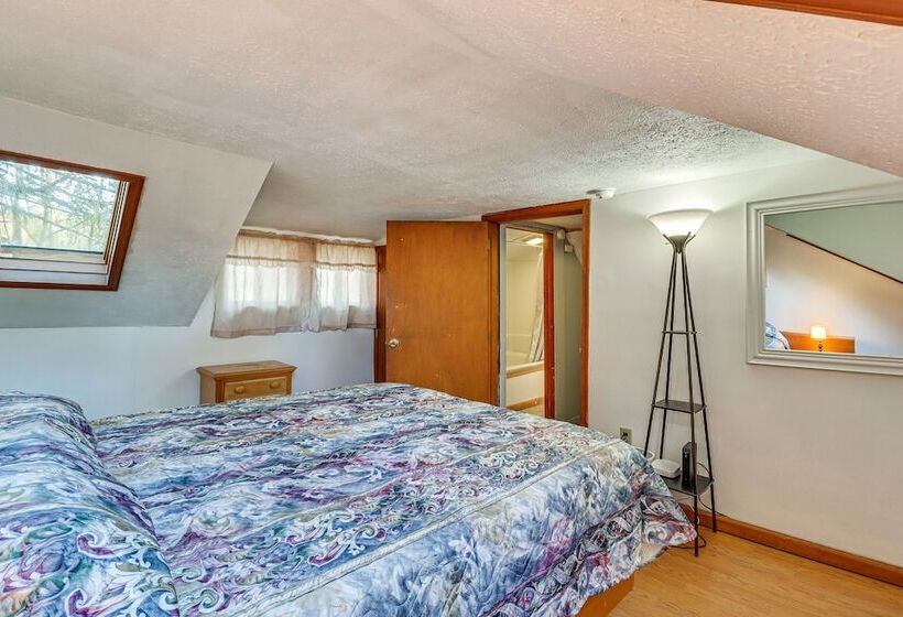 Quaint Tannersville Cottage ~ 2 Mi To Skiing!