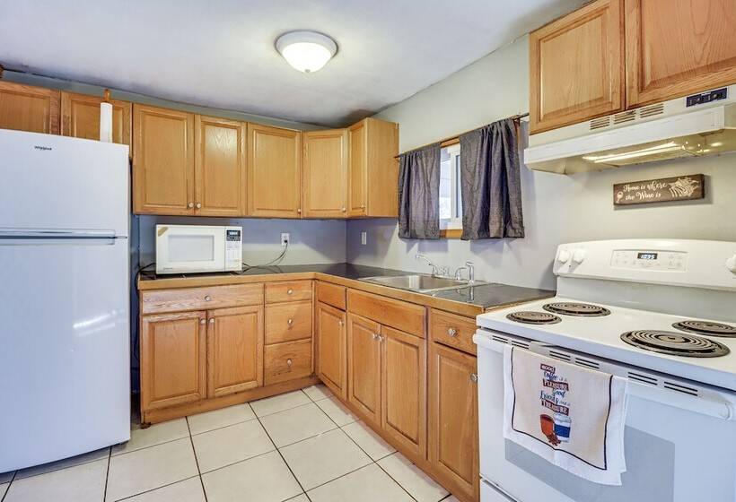 Quaint Tannersville Cottage ~ 2 Mi To Skiing!