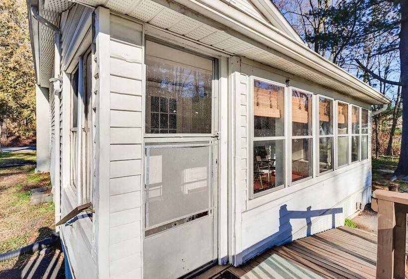 Quaint Tannersville Cottage ~ 2 Mi To Skiing!