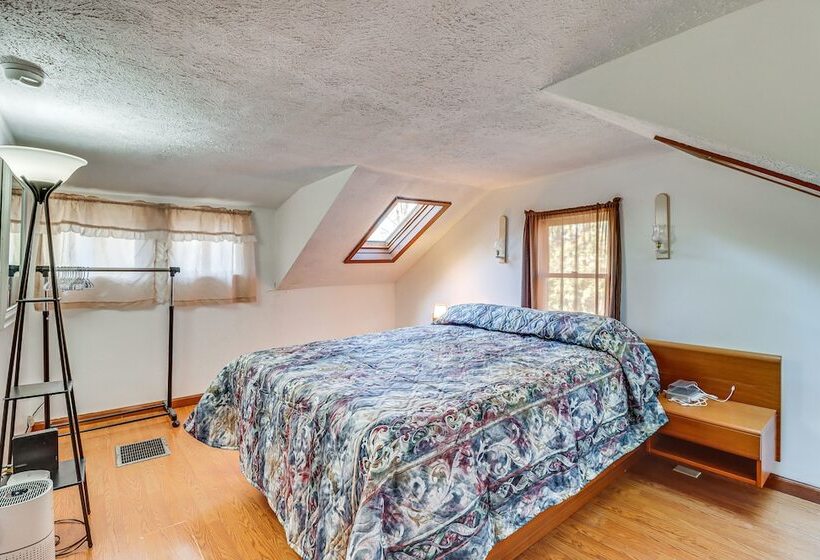 Quaint Tannersville Cottage ~ 2 Mi To Skiing!