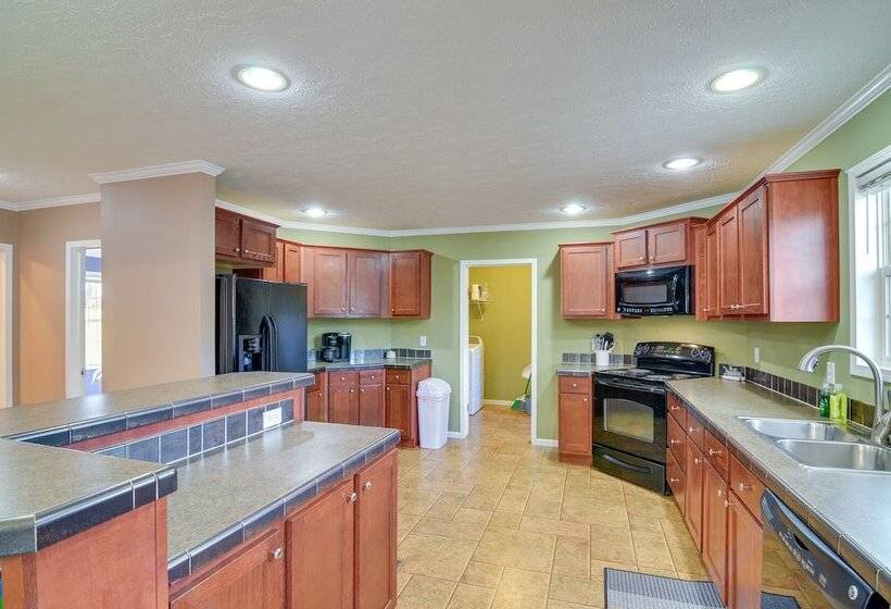 Quiet Albany Retreat Near Dale Hollow Lake!