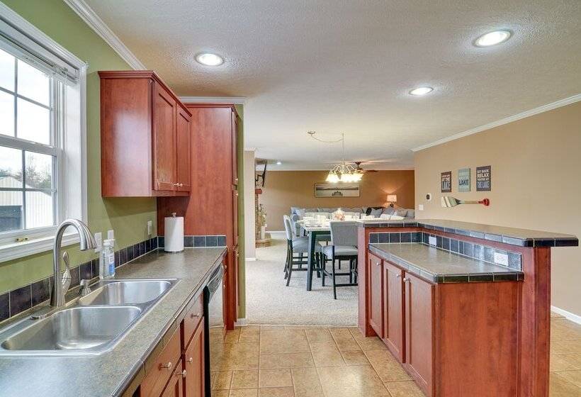 Quiet Albany Retreat Near Dale Hollow Lake!