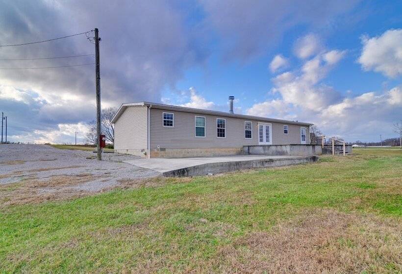 Quiet Albany Retreat Near Dale Hollow Lake!