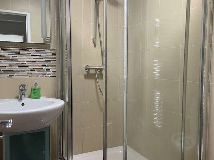 レジデンス Inviting 2 Bed Fully Furnished House High Wycombe