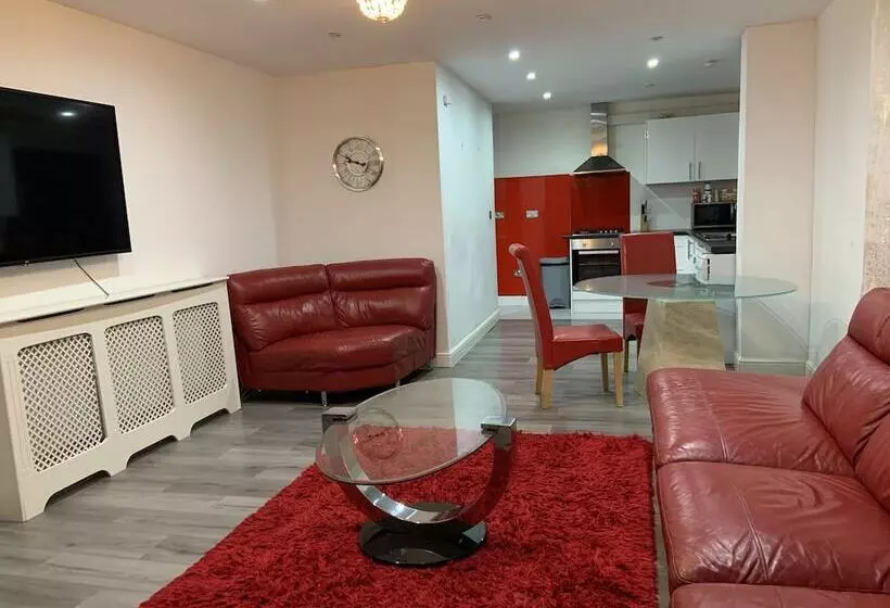 Residenssi Inviting 2 Bed Fully Furnished House High Wycombe