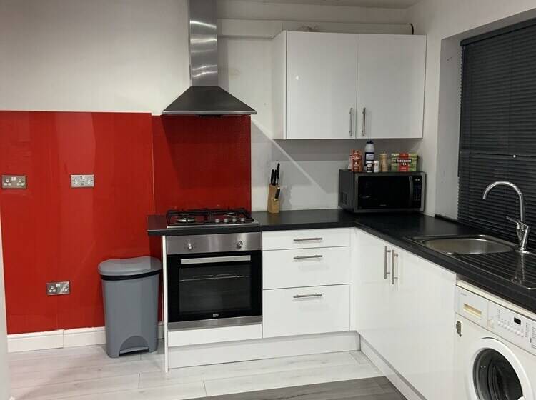 レジデンス Inviting 2 Bed Fully Furnished House High Wycombe