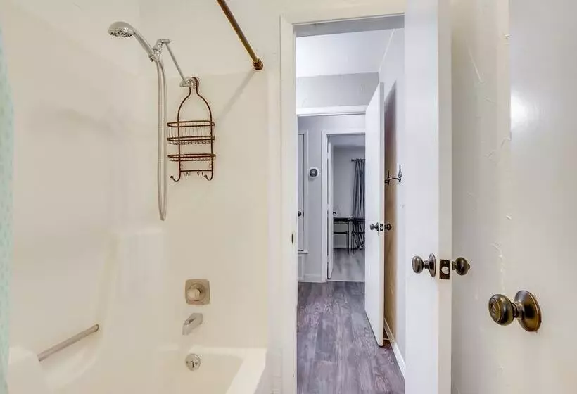 Round Rock Home With Large Yard: 20 Mi To Austin!