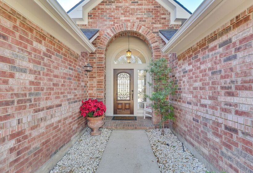 Round Rock Vacation Rental: Private Pool & Hot Tub