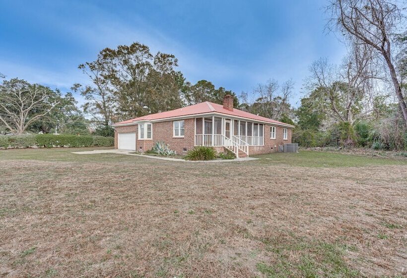 Secluded Mount Pleasant Home 6 Mi To Beaches!