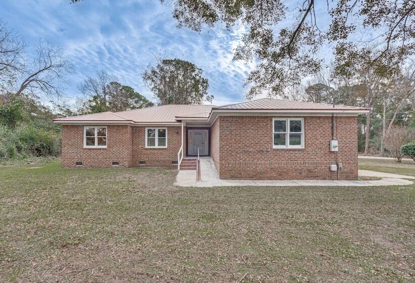 Secluded Mount Pleasant Home 6 Mi To Beaches!