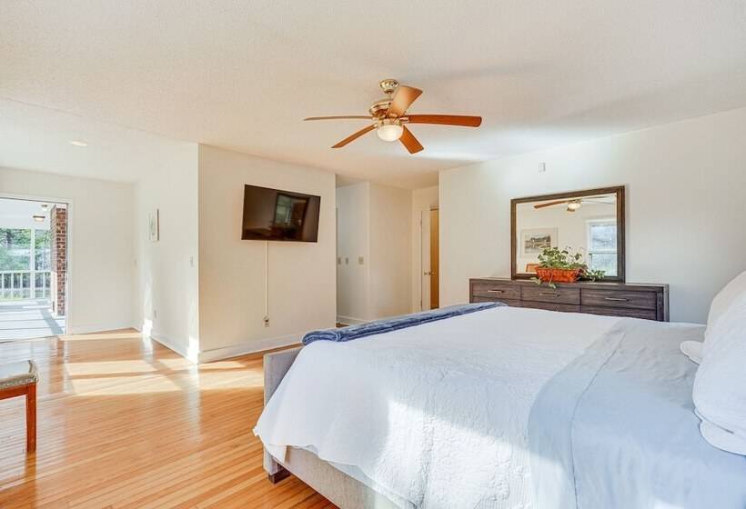 Secluded Mount Pleasant Home 6 Mi To Beaches!