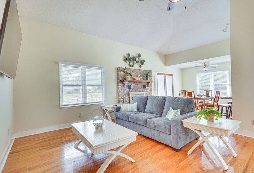 Secluded Mount Pleasant Home 6 Mi To Beaches!