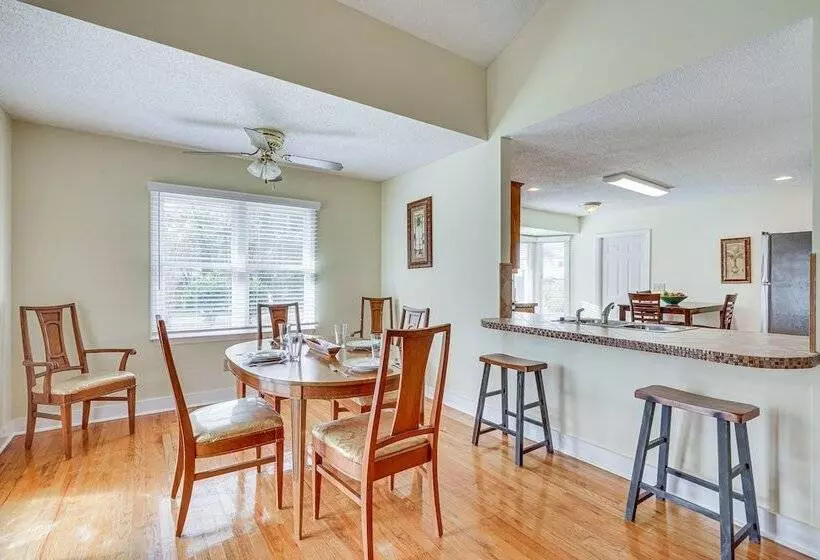 Secluded Mount Pleasant Home   6 Mi To Beaches!