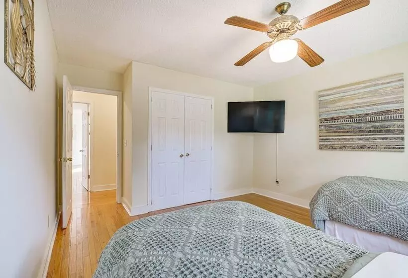 Secluded Mount Pleasant Home   6 Mi To Beaches!