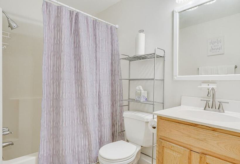 Secluded Mount Pleasant Home 6 Mi To Beaches!