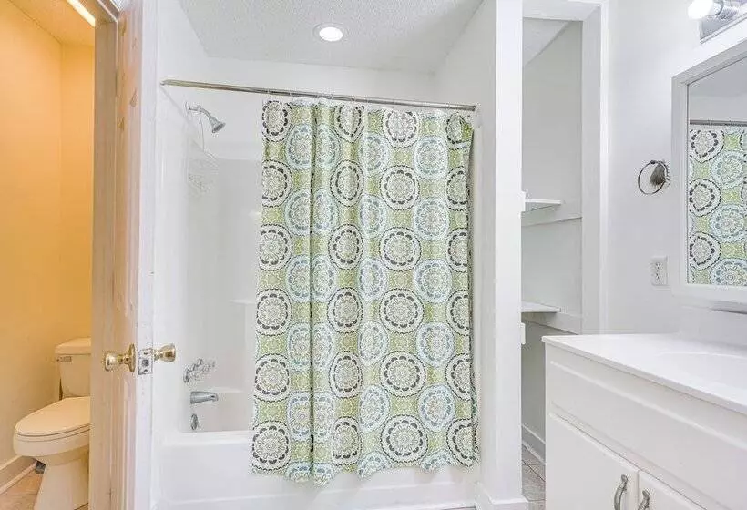 Secluded Mount Pleasant Home   6 Mi To Beaches!