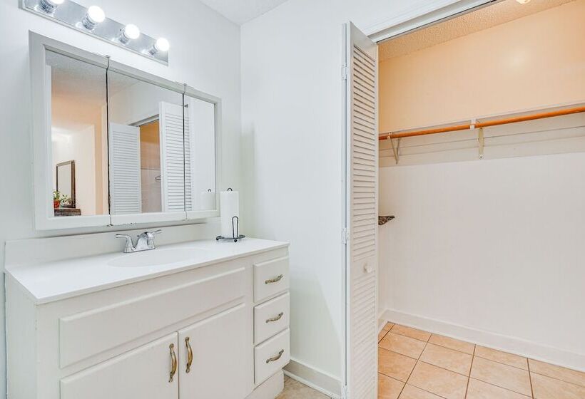 Secluded Mount Pleasant Home 6 Mi To Beaches!