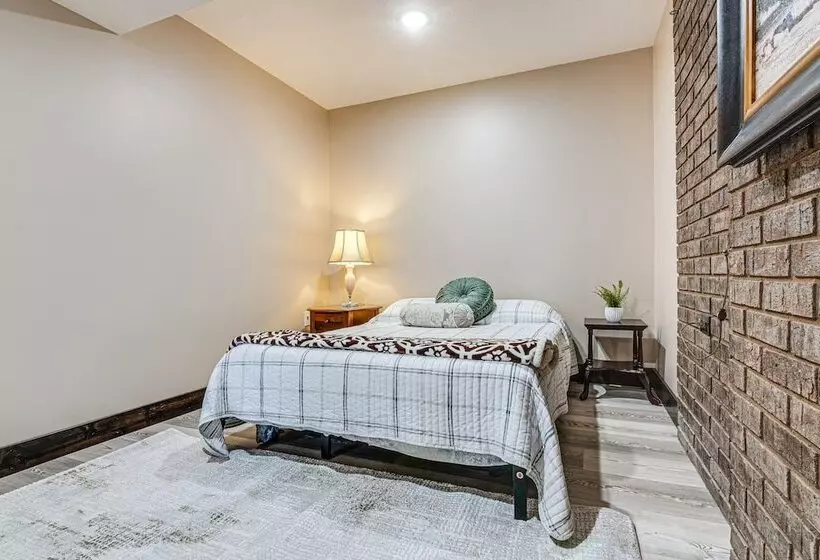 Serene Tell City Retreat Near Hiking & Skiing!