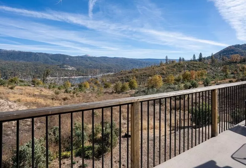 Modern 2bd Cabin With Stunning Views Of Bass Lake