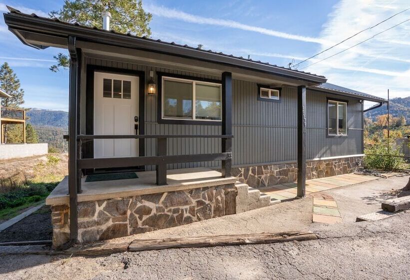 Modern 2bd Cabin With Stunning Views Of Bass Lake