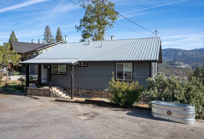 Modern 2bd Cabin With Stunning Views Of Bass Lake