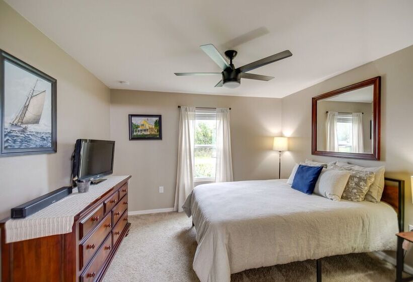 Single Story Fort Myers Home Near Canal + Trails!