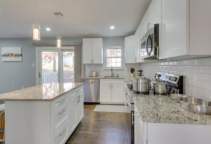 Spacious Cheverly Home   8 Mi To National Mall!