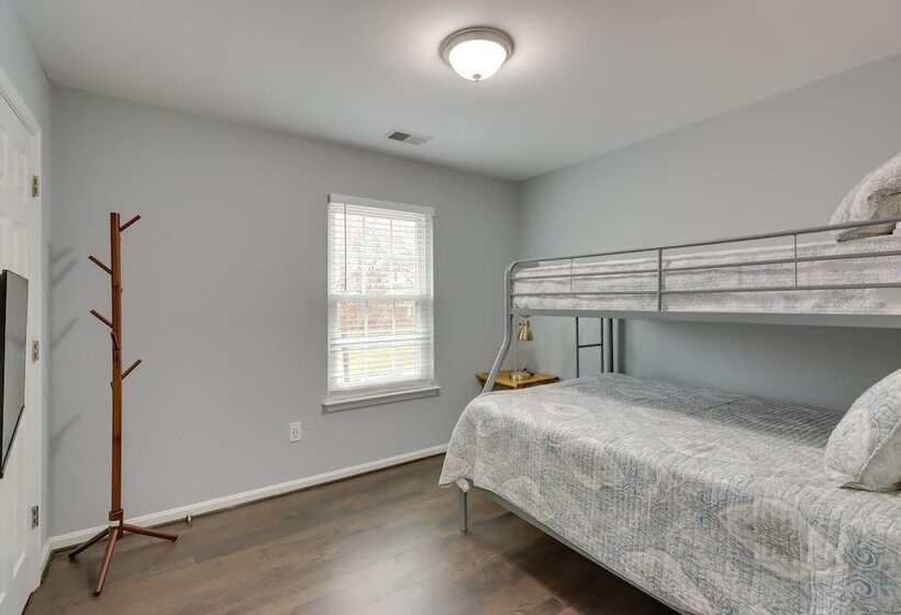 Spacious Cheverly Home   8 Mi To National Mall!