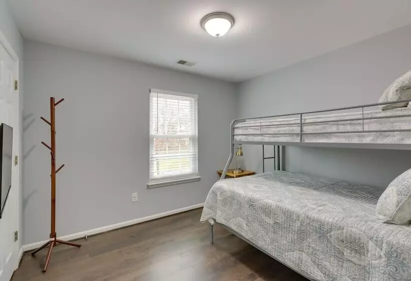 Spacious Cheverly Home   8 Mi To National Mall!