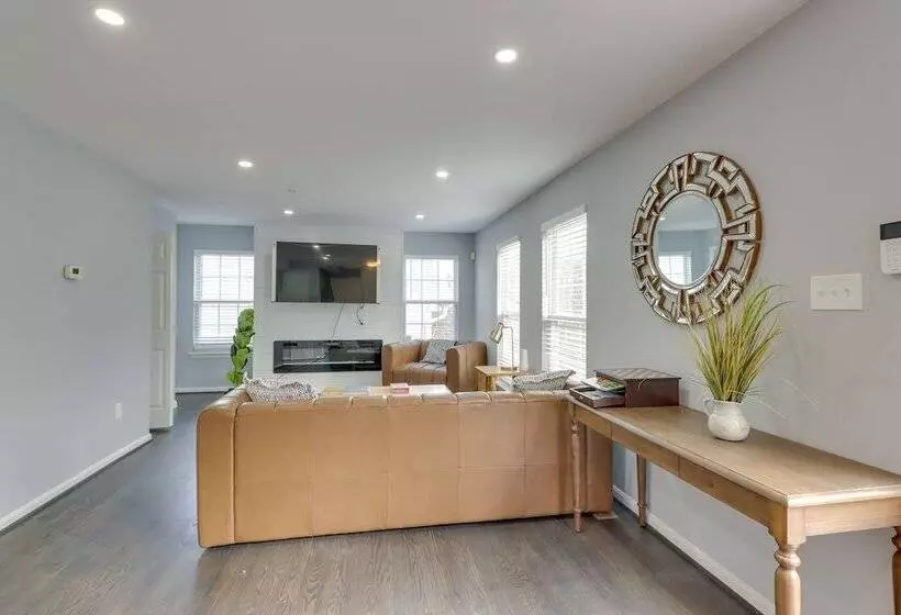 Spacious Cheverly Home   8 Mi To National Mall!