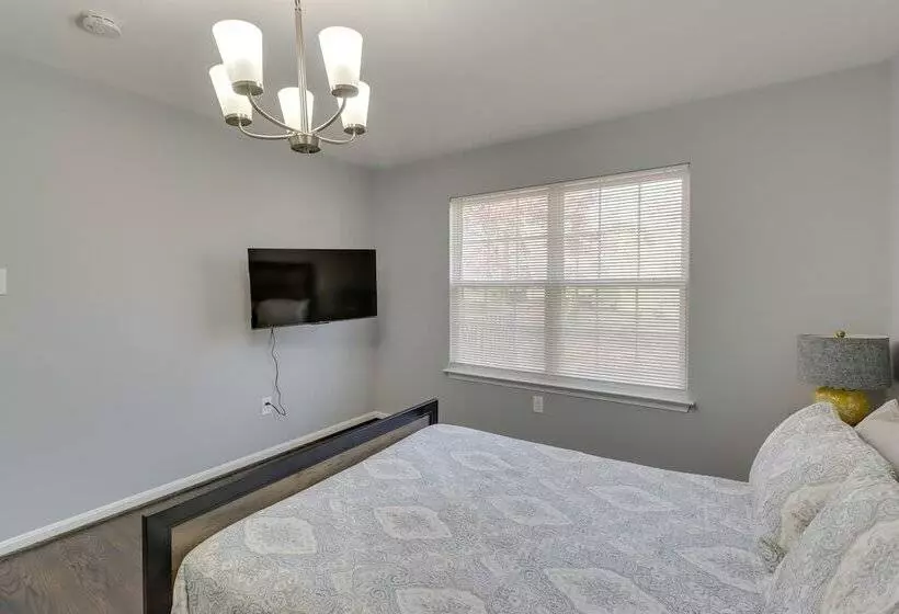 Spacious Cheverly Home   8 Mi To National Mall!