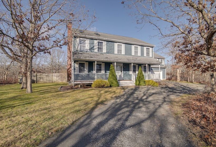Spacious Edgartown Home W/ Pool, Game Room & Gym!