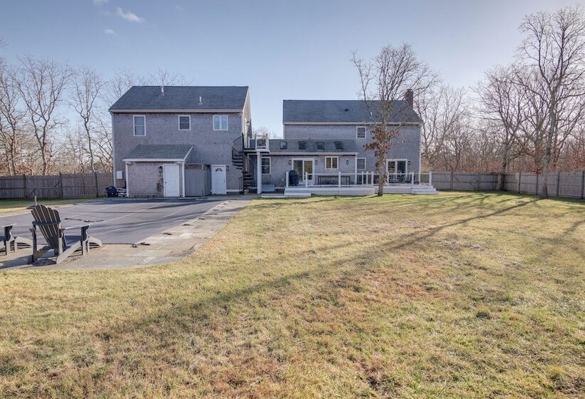Spacious Edgartown Home W/ Pool, Game Room & Gym!