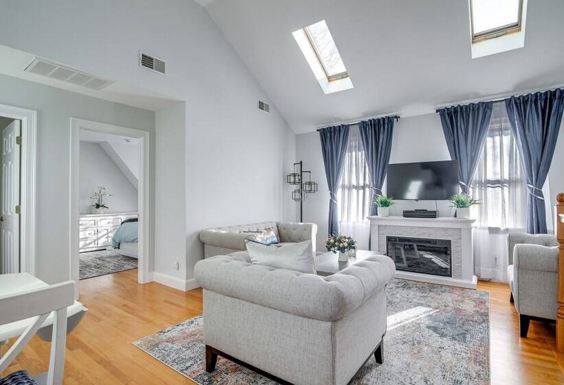 Spacious Edgartown Home W/ Pool, Game Room & Gym!