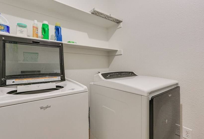 Spacious Frisco Home: 11 Mi To Lewisville Lake