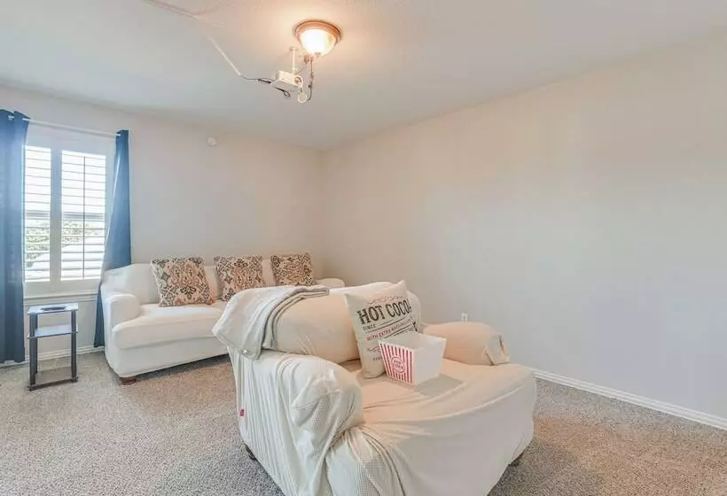 Spacious Frisco Home: 11 Mi To Lewisville Lake