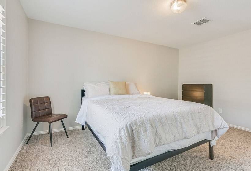 Spacious Frisco Home: 11 Mi To Lewisville Lake