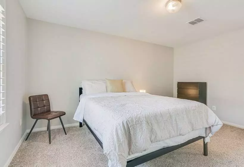 Spacious Frisco Home: 11 Mi To Lewisville Lake
