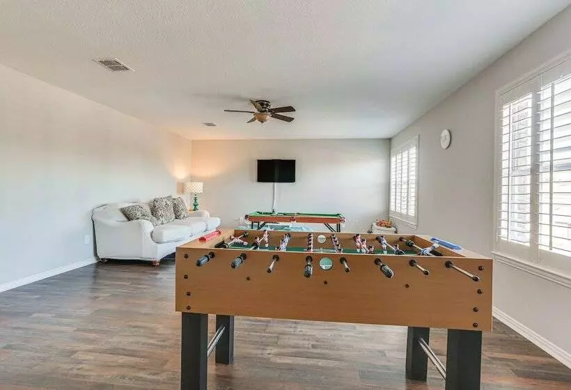 Spacious Frisco Home: 11 Mi To Lewisville Lake