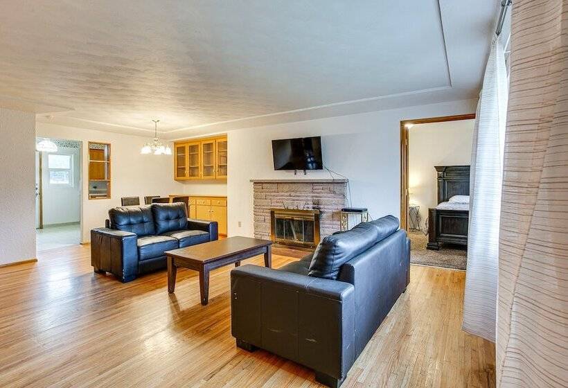 Spacious Lakewood Home 10 Mi To Downtown Tacoma!