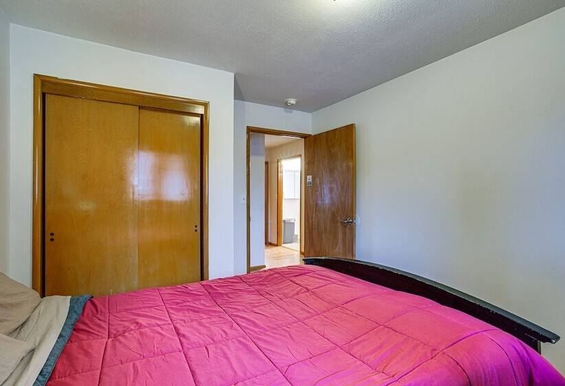 Spacious Lakewood Home 10 Mi To Downtown Tacoma!