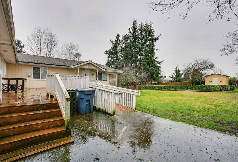 Spacious Lakewood Home 10 Mi To Downtown Tacoma!